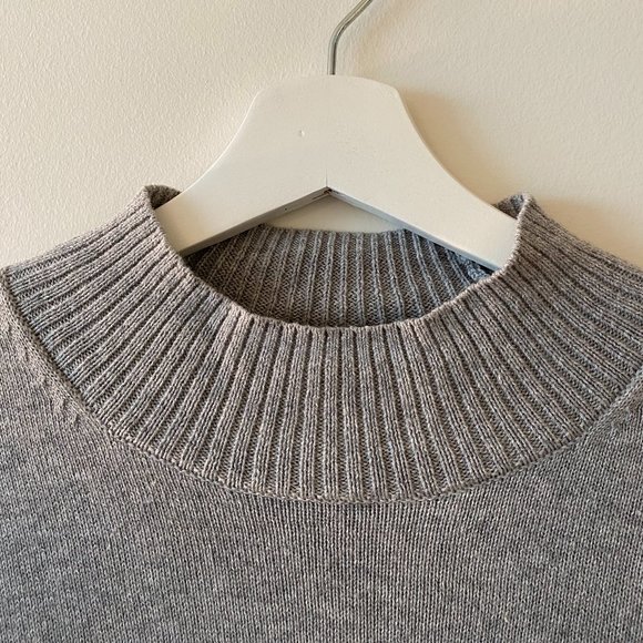 Mock Neck lightweight grey sweater - Picture 4 of 5
